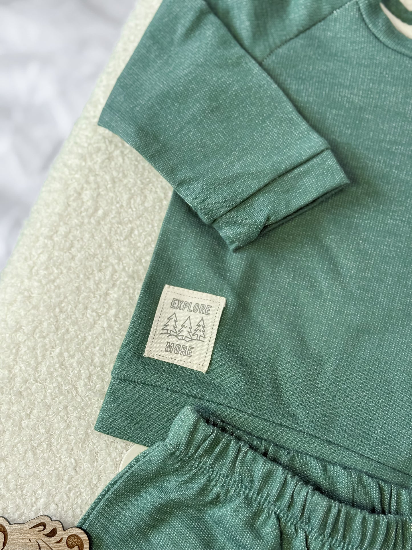 KOMPLET MAJICA I PANTALONE