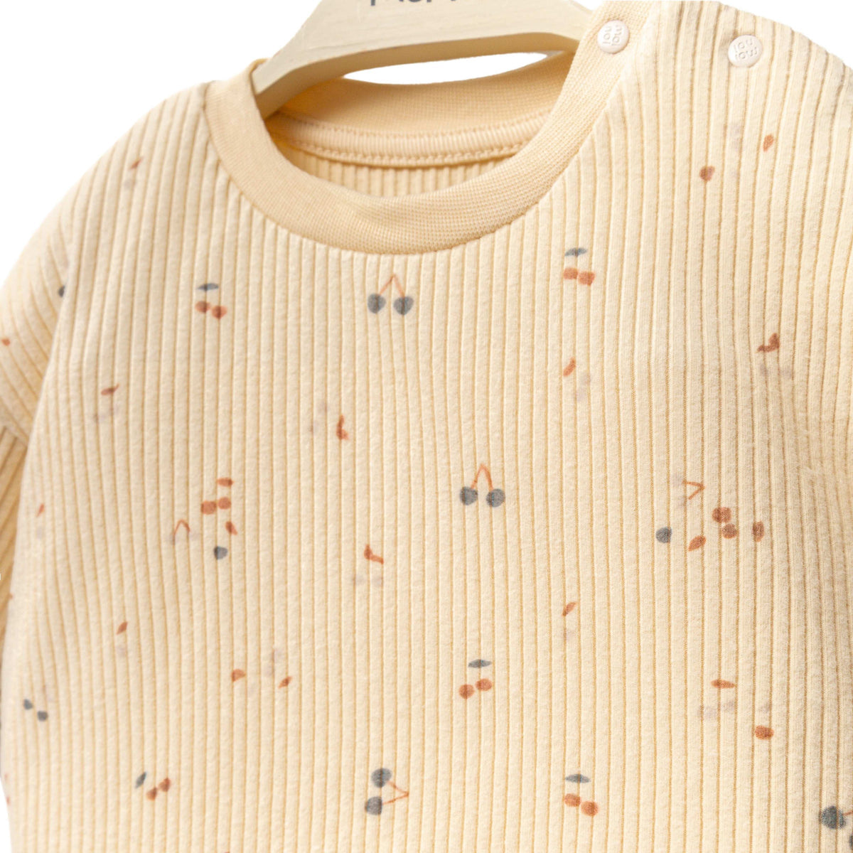 KOMPLET TREŠNJICA SA KAPICOM