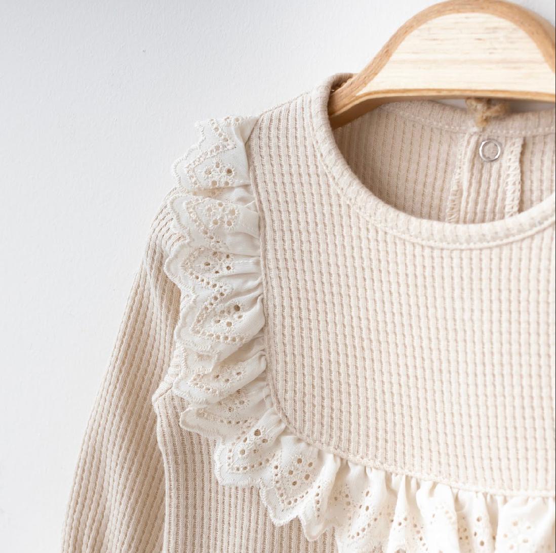 KOMBINEZON I TRAKA SA KARNERIMA