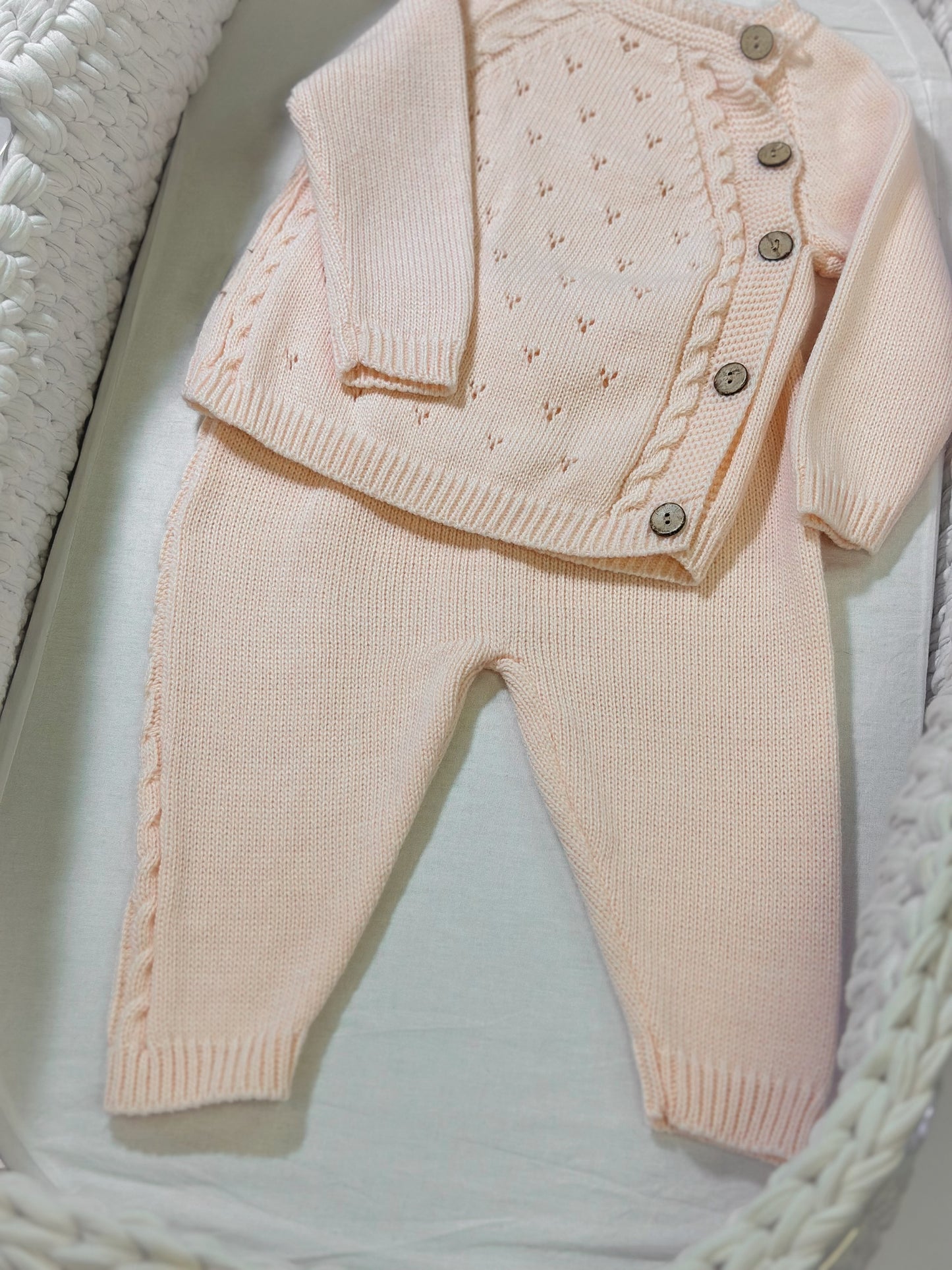 DZEMPER NA DRVENE DUGMIĆE I PANTALONICE DVE BOJE