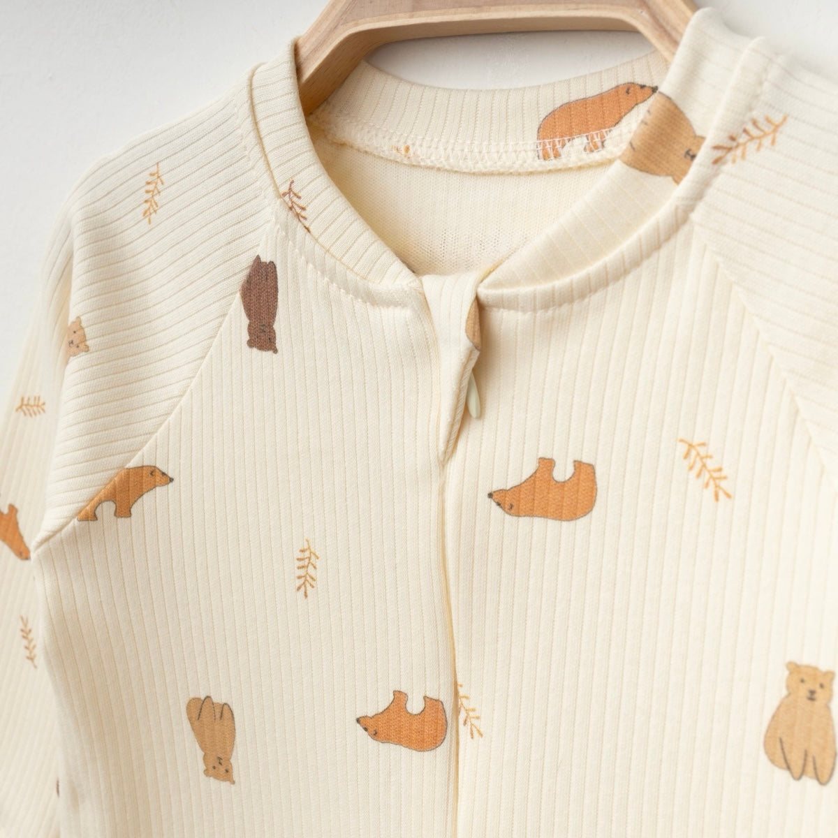 KOMBINEZON NA KAPICA SA DEZENOM MEDE