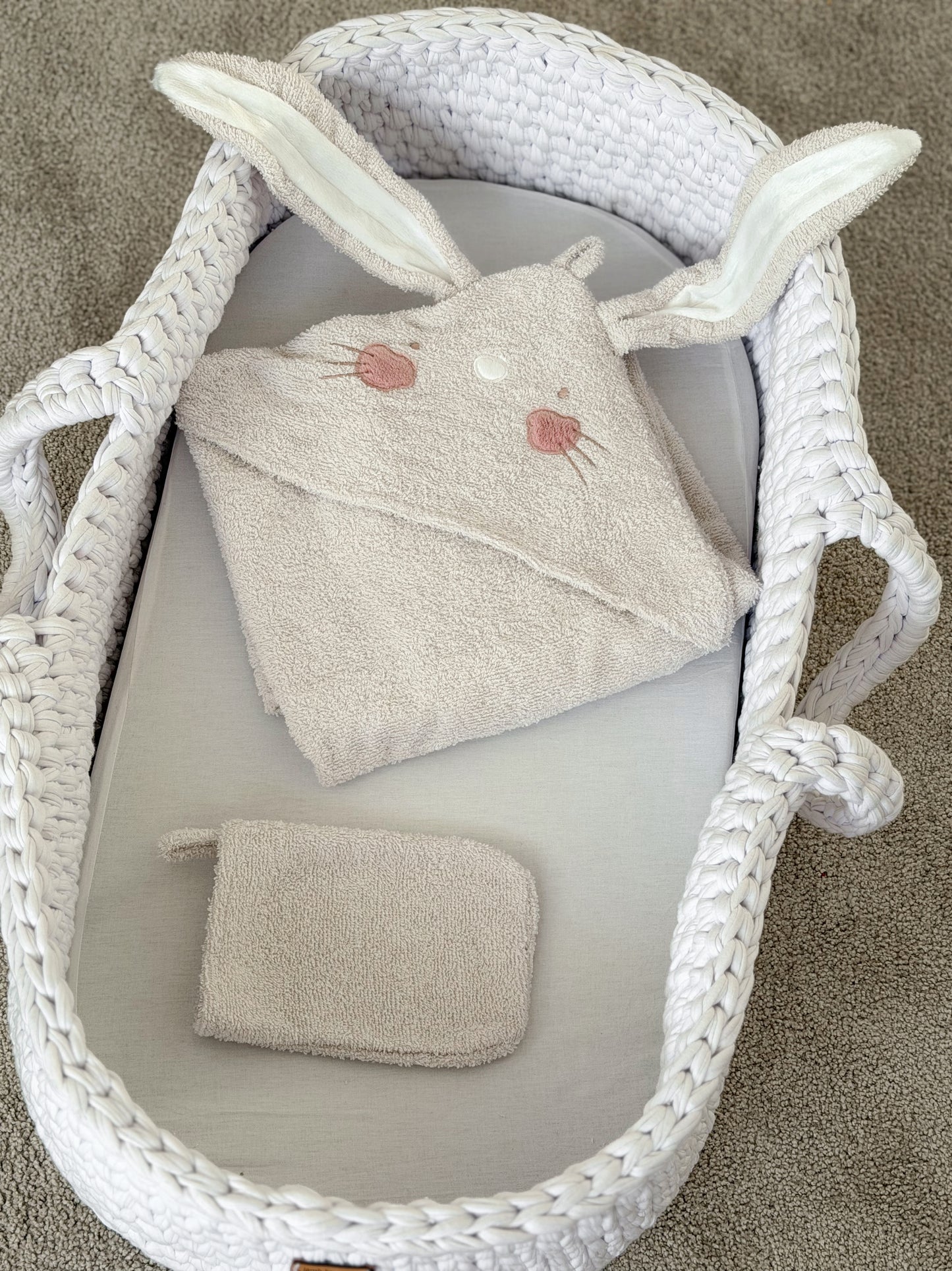 PEŠKIR ZEKA SA RUKAVICOM