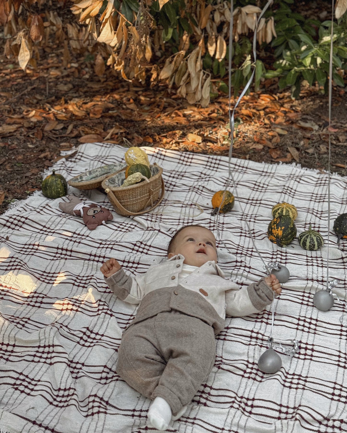 KOŠULJICA I PANTALONICE U SETU SA MAJICOM