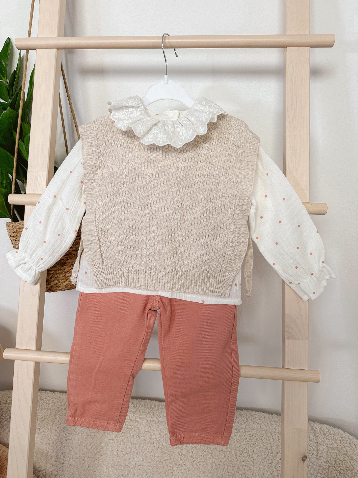 TRODELNI ELEGANTNI KOMPLET