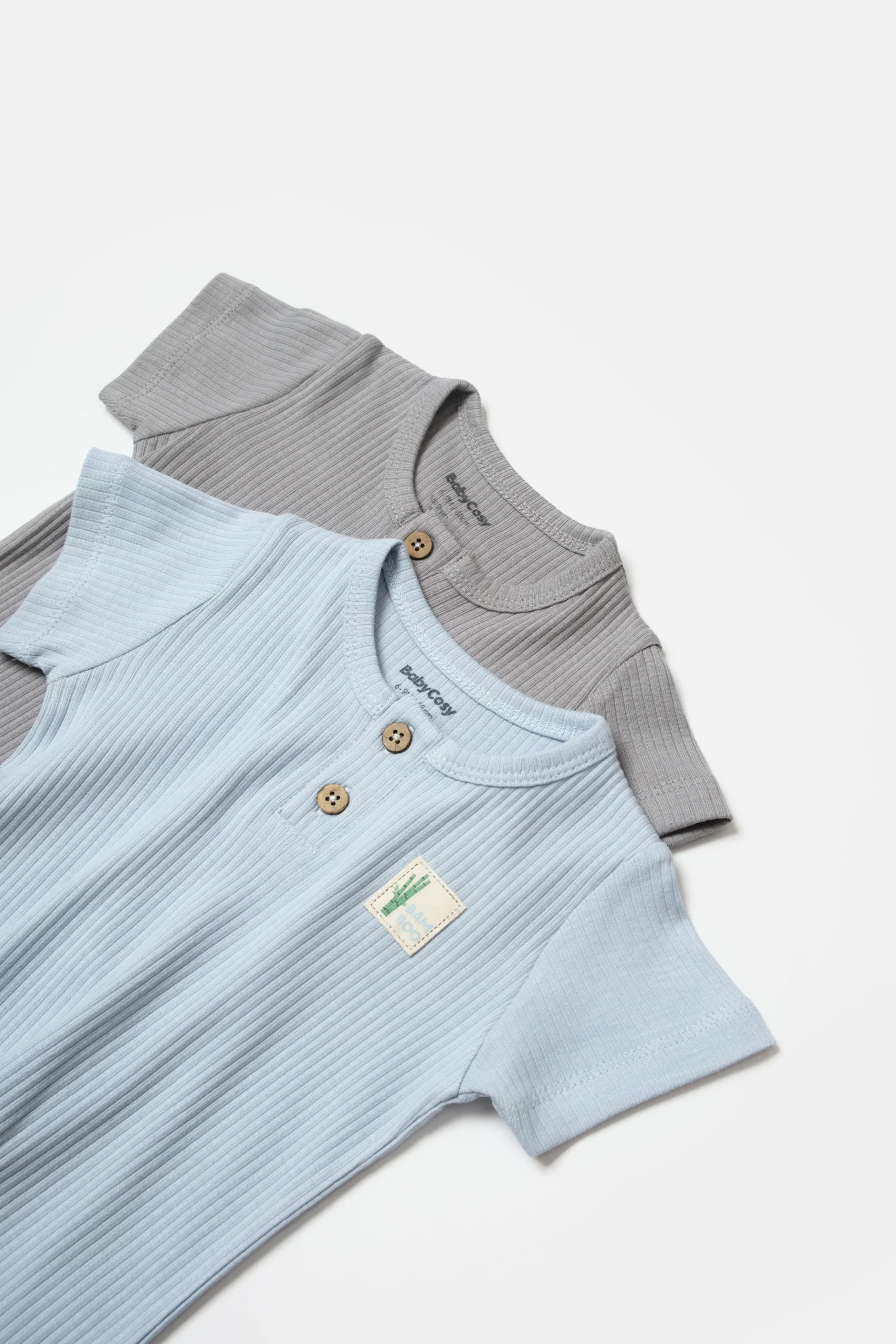 SET DVE MAJICE NA DRVENE DUGMIĆE - Slika 3