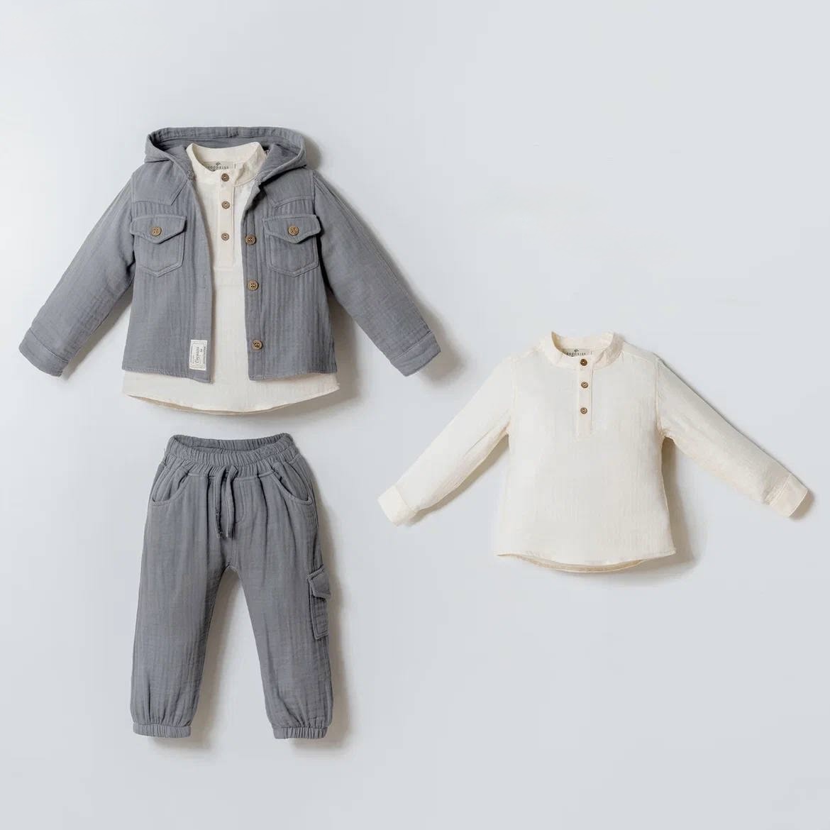 JAKNICA SA KAPULJAČOM, KOŠULJICA I DŽEPARKE