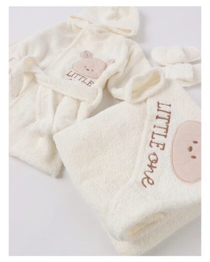 SET ZA KUPANJE – PEŠKIR, BADEMANTIL I PAPUČICE