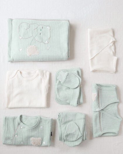 SET ZA NOVOROĐENČE DESET DELOVA MINT